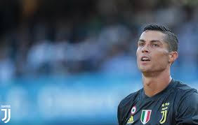 Ronaldo rammer den anden målmand i første show